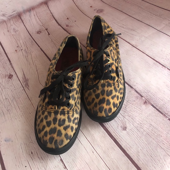 Vans Shoes - [Vans] Women’s cheetah print skate shoe